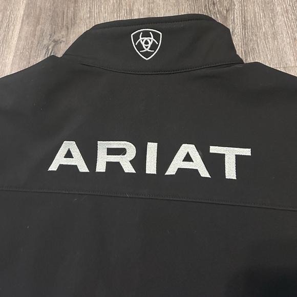 Ariat Logo 2.0 Softshel Vest Black Men’s Sz 2XL Zip Up Western Cowboy Water - Picture 2 of 12